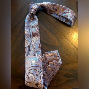 Jos A Bank Reserve Collection Necktie.